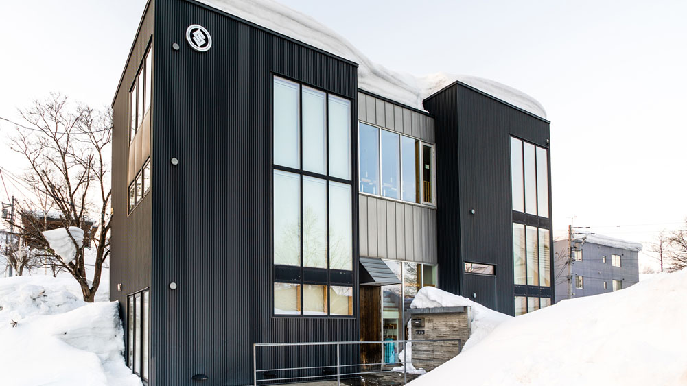 Sekka Ni Chalet - Facade With Surrounding Snow